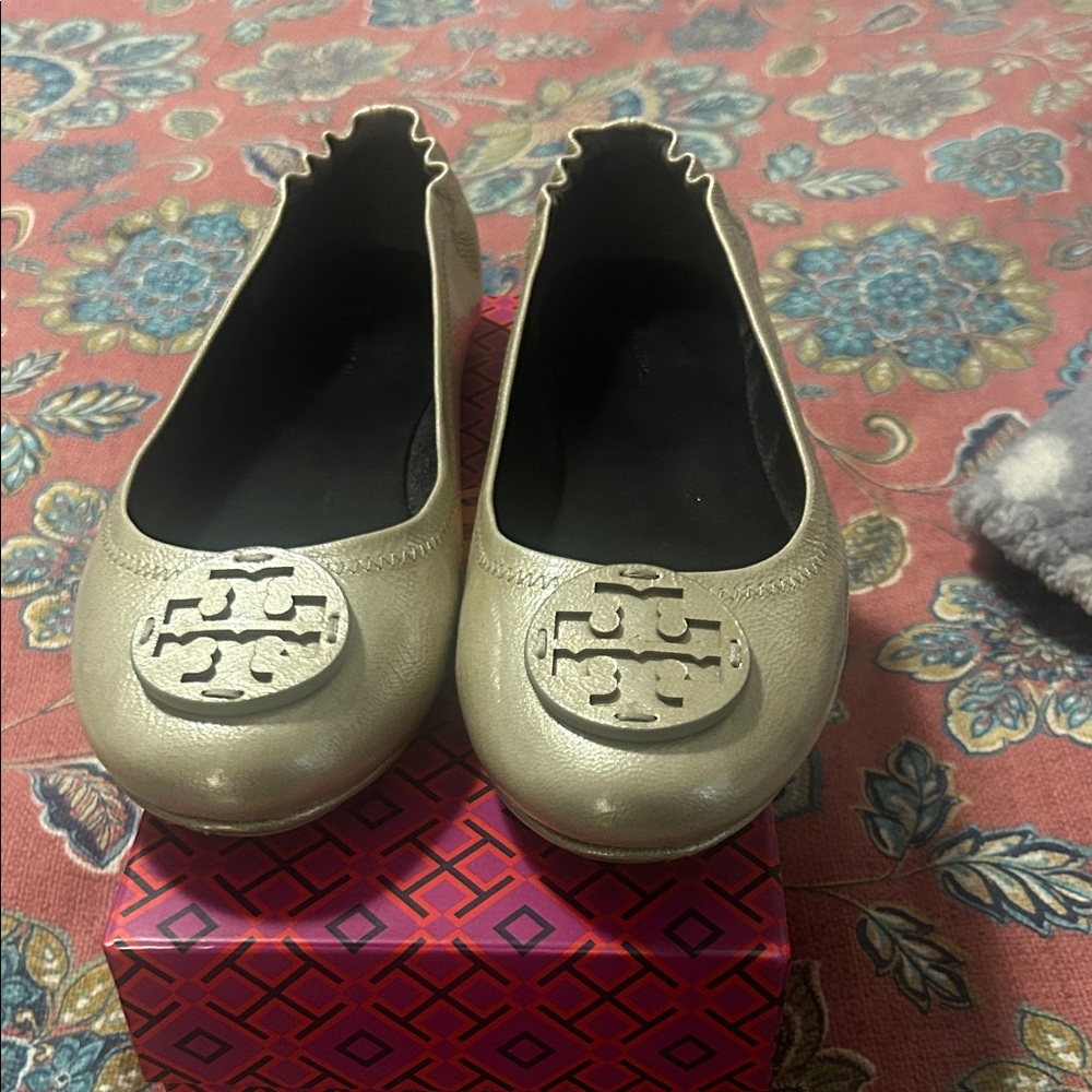 Tory Burch Metallic Gold Minnie Flats - Picture 3 of 3